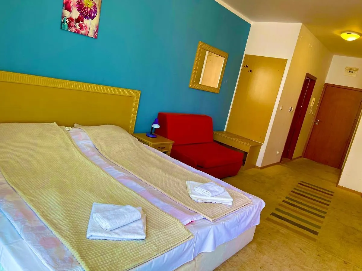 Amur De Lux Apartments Primorsko 0*,